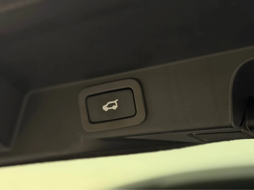 2017 Land Rover Range Rover L405 - Image 9 of 18