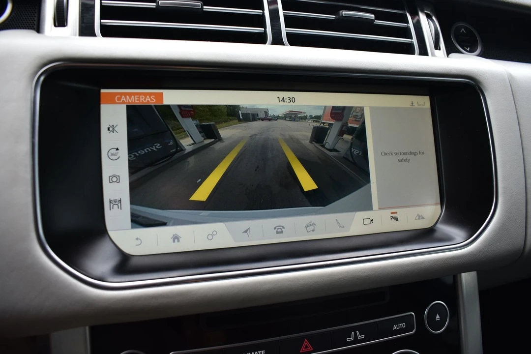 2017 Land Rover Range Rover L405 - Image 13 of 24