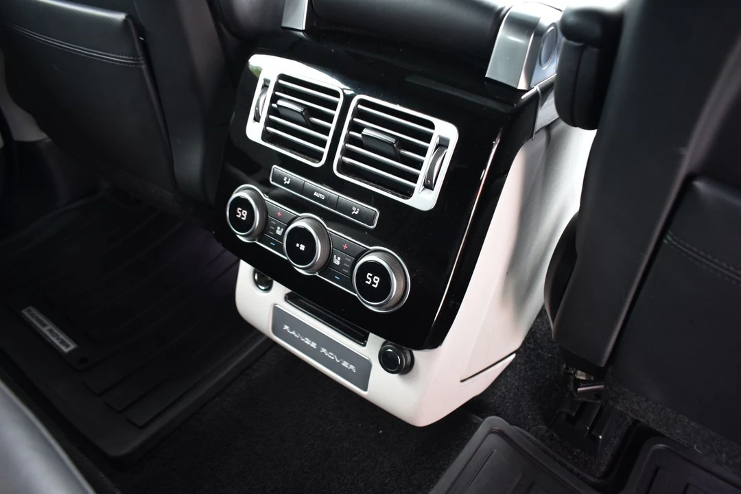 2017 Land Rover Range Rover L405 - Image 17 of 24