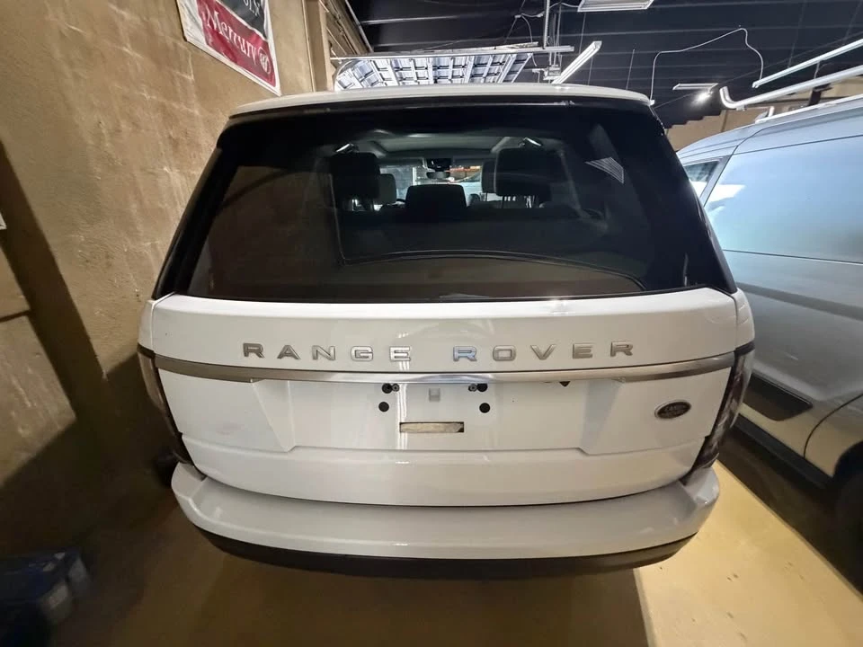 2017 Land Rover Range Rover L405 - Image 5 of 15