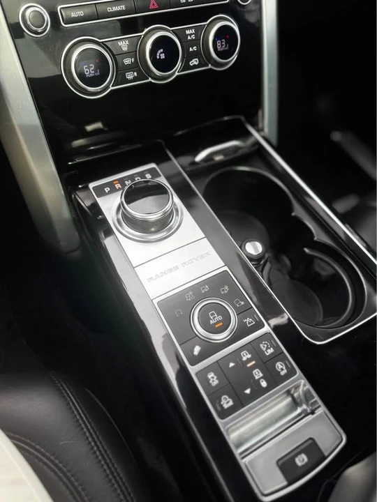 2017 Land Rover Range Rover L405 - Image 9 of 18