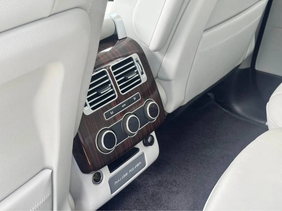 2017 Land Rover Range Rover L405 - Image 11 of 20