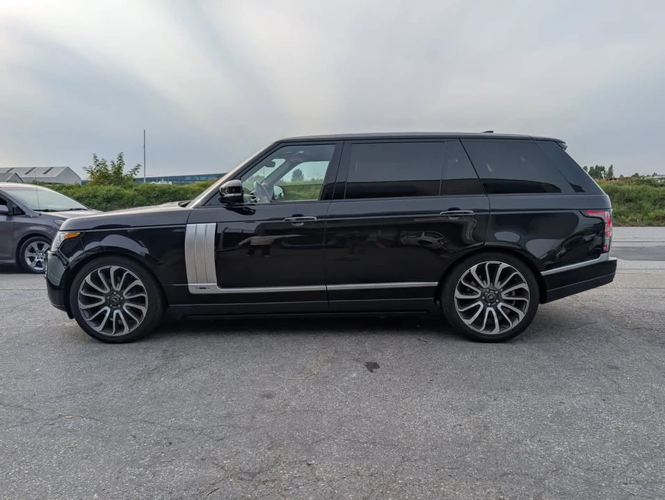 2017 Land Rover Range Rover L405 - Image 2 of 20