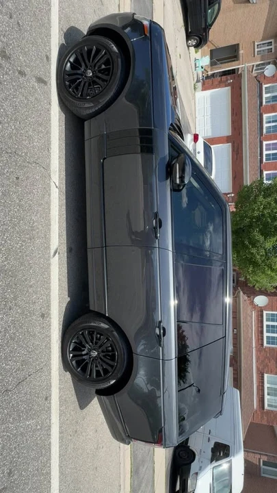 2017 Land Rover Range Rover L405 - Image 2 of 15