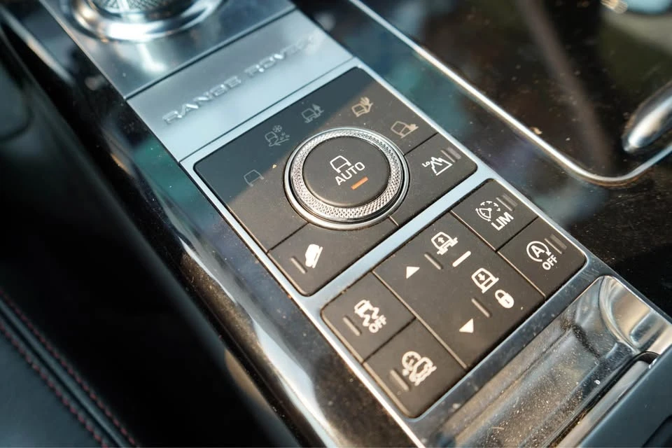 2017 Land Rover Range Rover L405 - Image 14 of 20