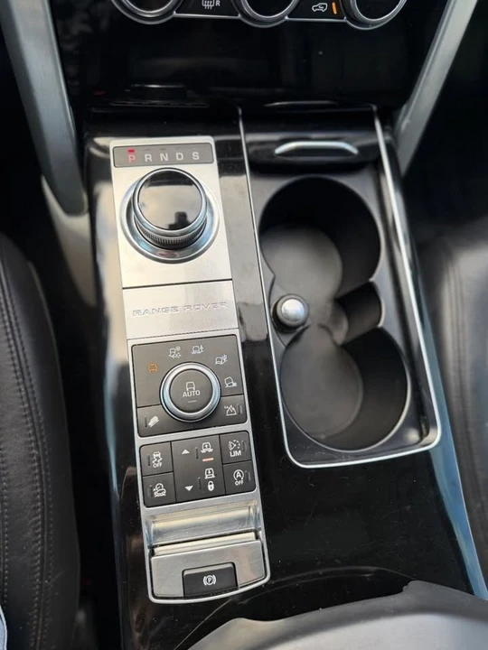 2017 Land Rover Range Rover L405 - Image 9 of 20