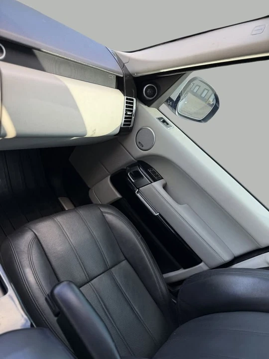 2017 Land Rover Range Rover L405 - Image 12 of 20