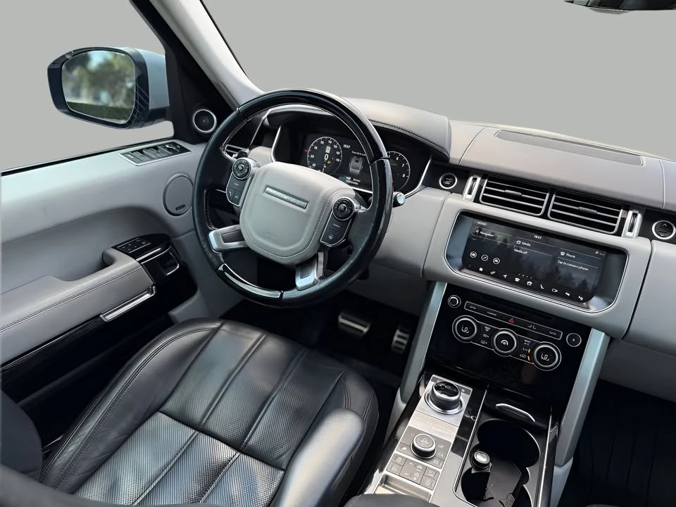 2017 Land Rover Range Rover L405 - Image 10 of 20