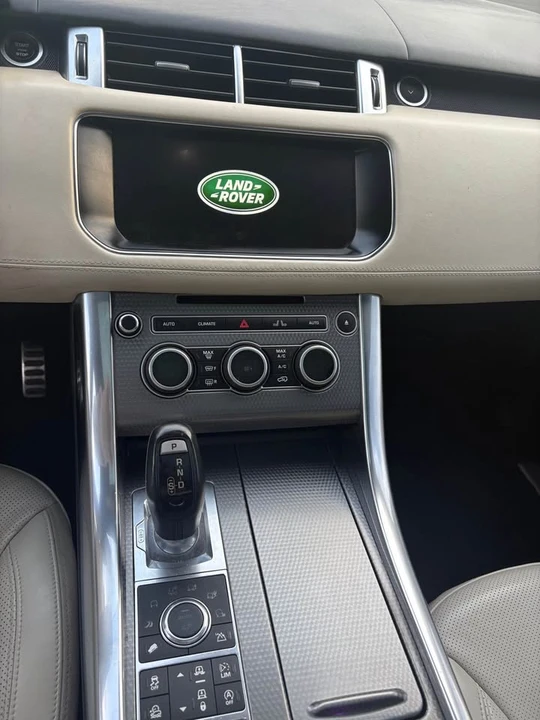 2017 Land Rover Range Rover L405 - Image 4 of 15