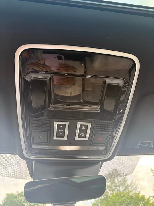 2017 Land Rover Range Rover L405 - Image 9 of 15