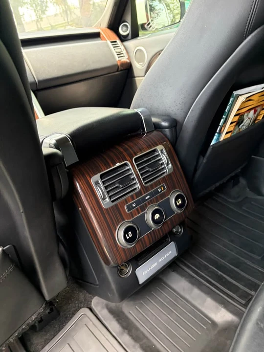2017 Land Rover Range Rover L405 - Image 2 of 9