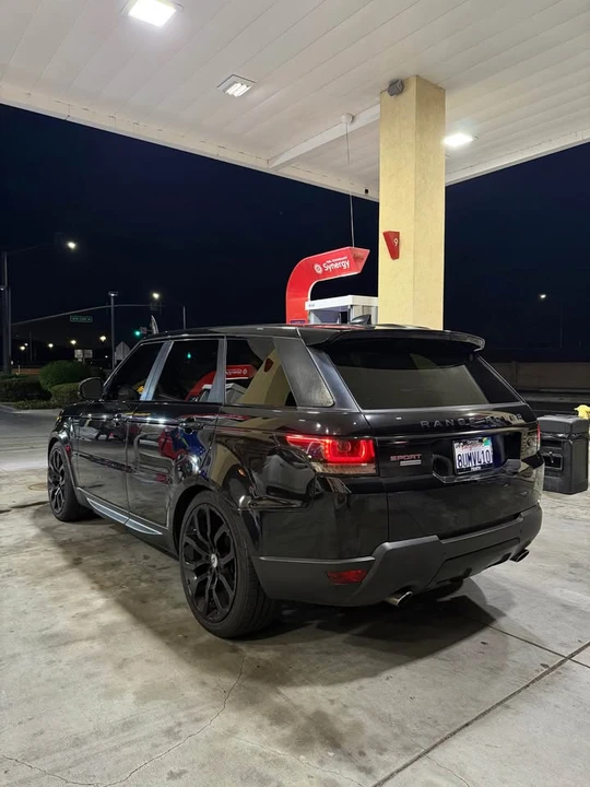 2017 Land Rover Range Rover L405 - Image 4 of 10