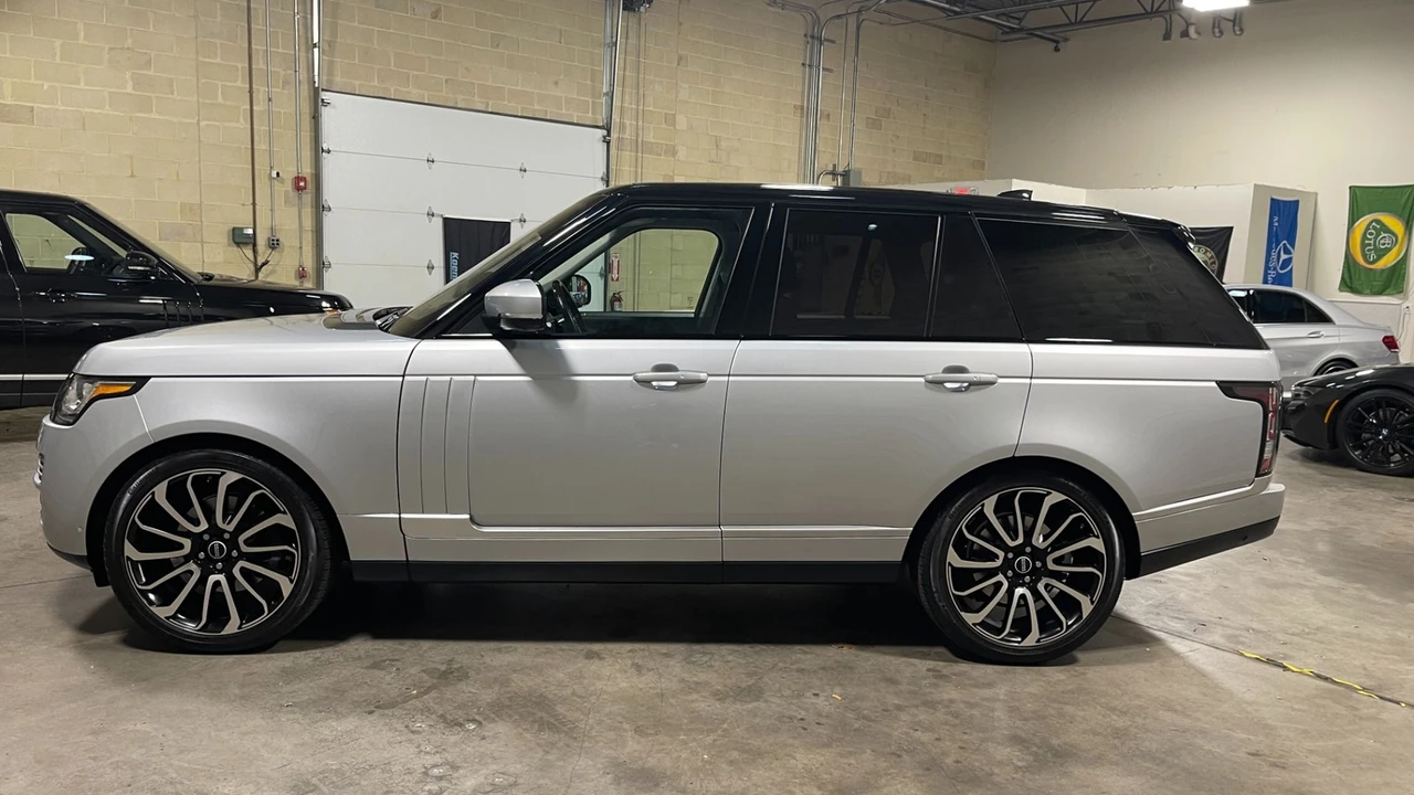 2017 Land Rover Range Rover L405 - Image 12 of 31