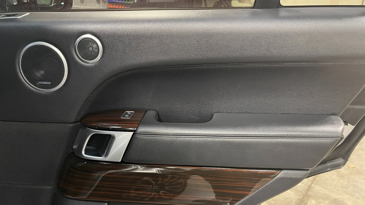 2017 Land Rover Range Rover L405 - Image 28 of 31
