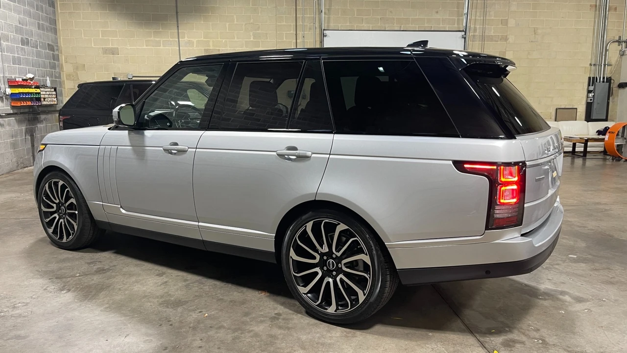 2017 Land Rover Range Rover L405 - Image 13 of 31