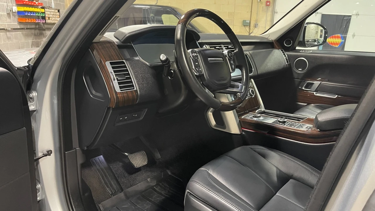 2017 Land Rover Range Rover L405 - Image 16 of 31