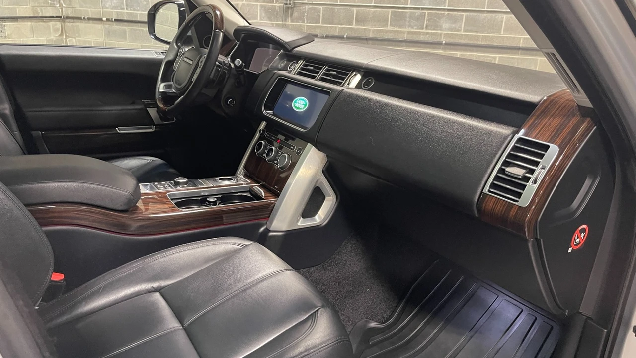 2017 Land Rover Range Rover L405 - Image 18 of 31