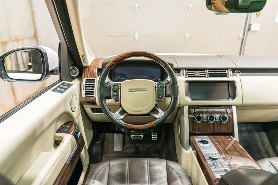 2017 Land Rover Range Rover L405 - Image 10 of 20