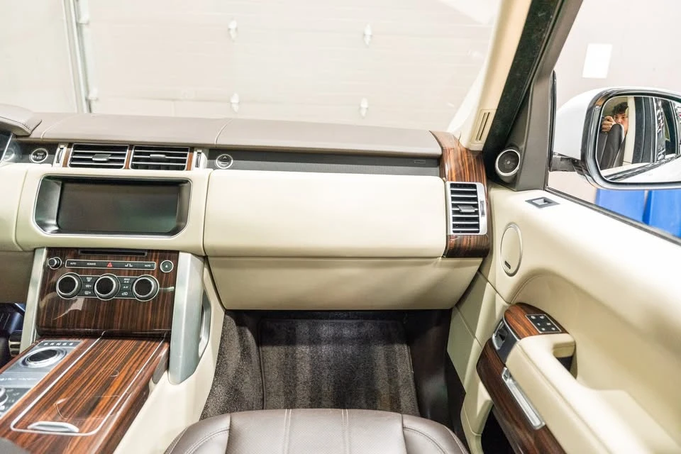 2017 Land Rover Range Rover L405 - Image 16 of 20
