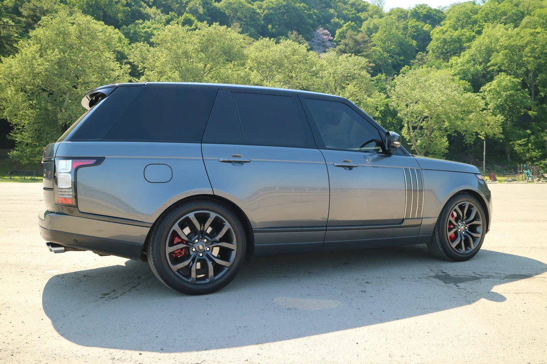 2017 Land Rover Range Rover L405 - Image 18 of 31
