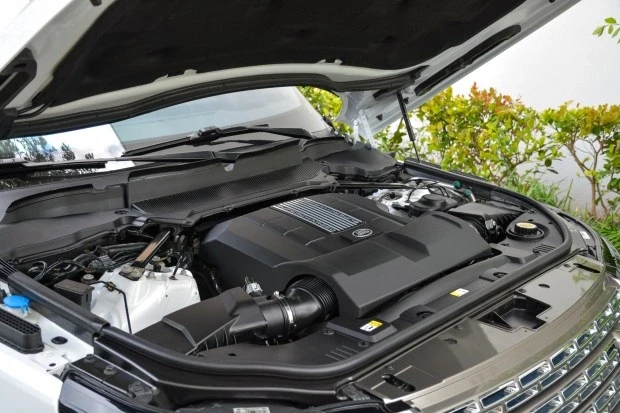 2017 Land Rover Range Rover L405 - Image 6 of 8