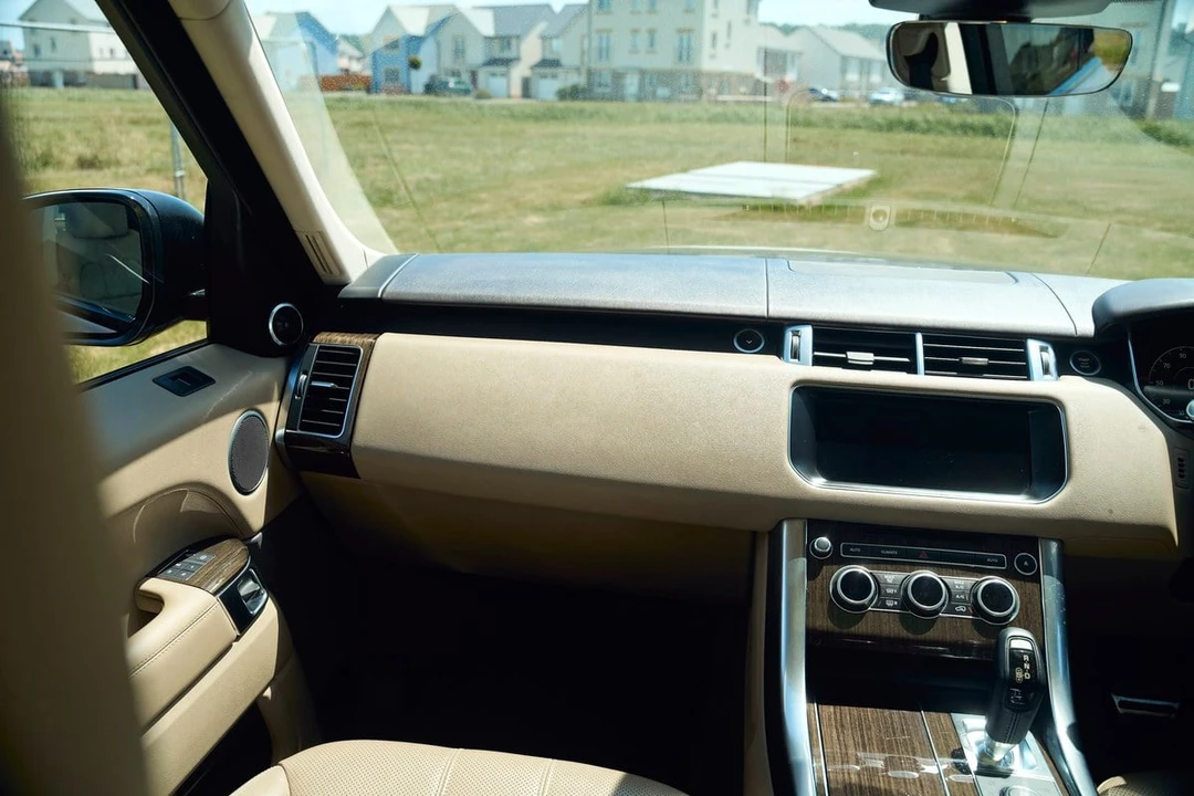 2017 Land Rover Range Rover L405 - Image 10 of 30