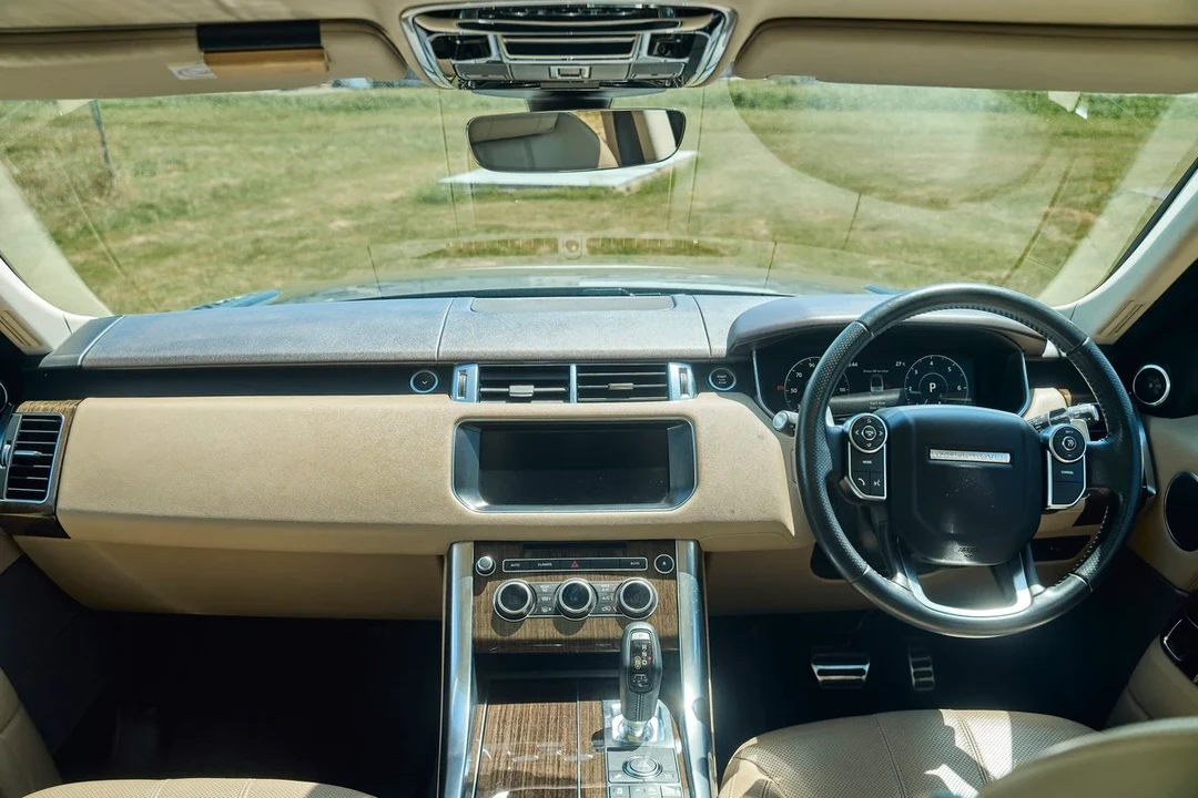 2017 Land Rover Range Rover L405 - Image 2 of 31