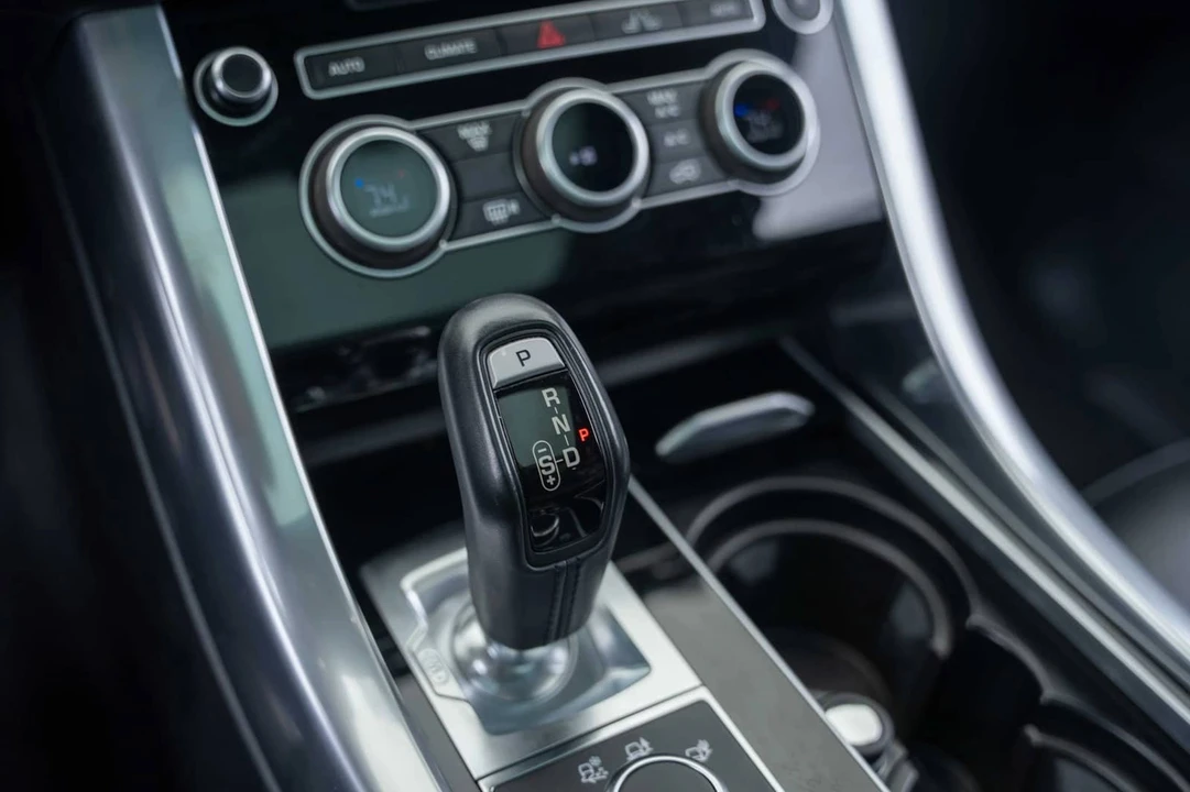 2017 Land Rover Range Rover Sport L494 - Image 17 of 18