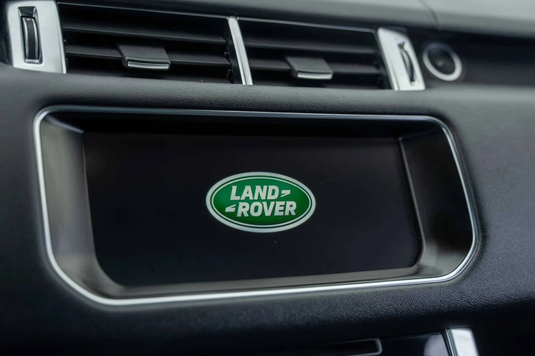 2017 Land Rover Range Rover Sport L494 - Image 4 of 18