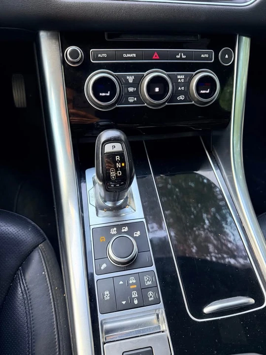 2017 Land Rover Range Rover Sport L494 - Image 10 of 12