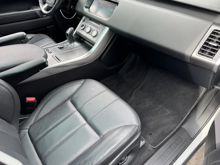 2017 Land Rover Range Rover L405 - Image 8 of 12