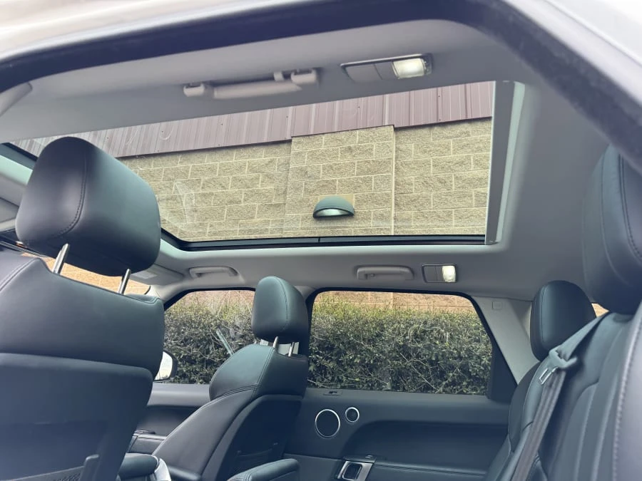 2017 Land Rover Range Rover L405 - Image 6 of 12