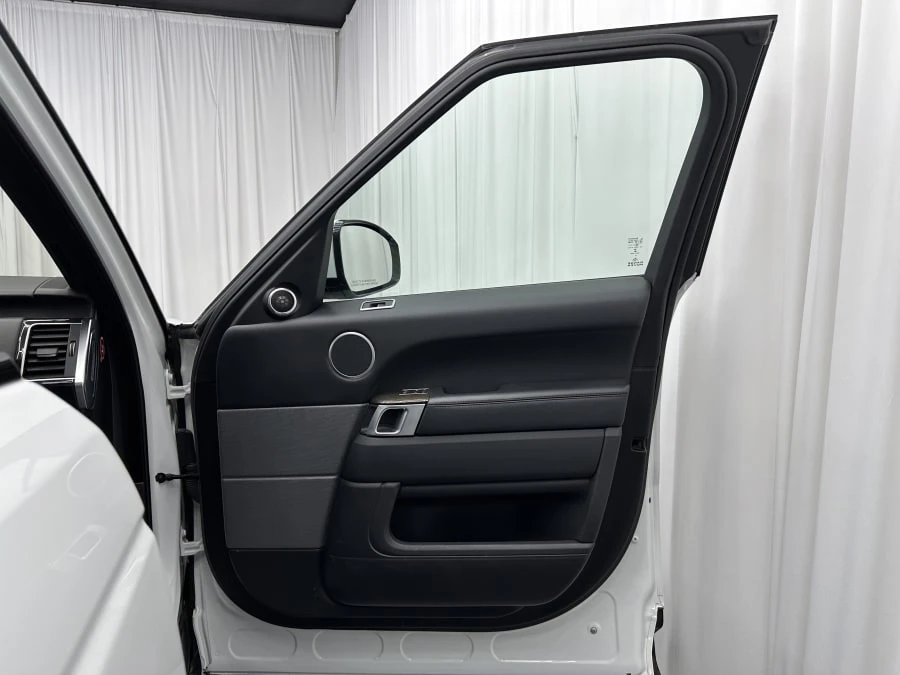 2017 Land Rover Range Rover L405 - Image 17 of 28