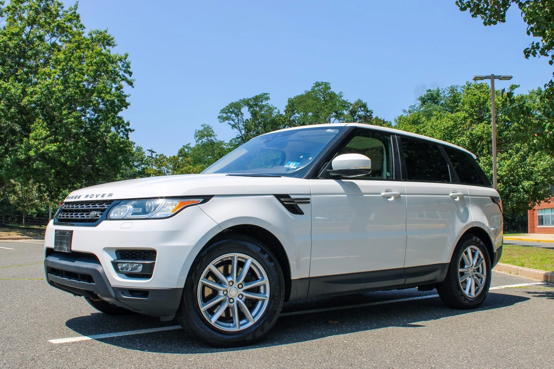 2017 Land Rover Range Rover Sport L494 - Image 4 of 31