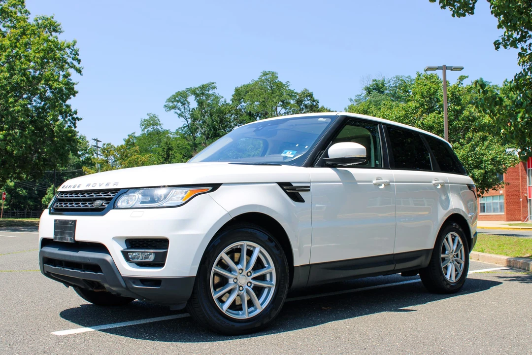 2017 Land Rover Range Rover Sport L494 - Image 5 of 31