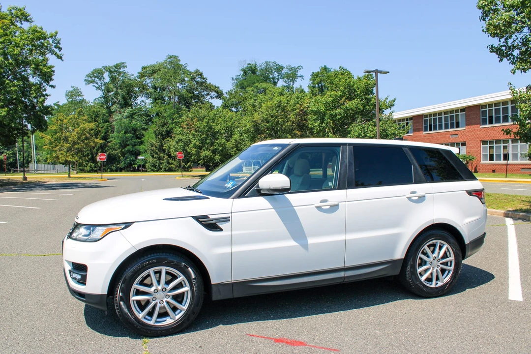 2017 Land Rover Range Rover Sport L494 - Image 14 of 31