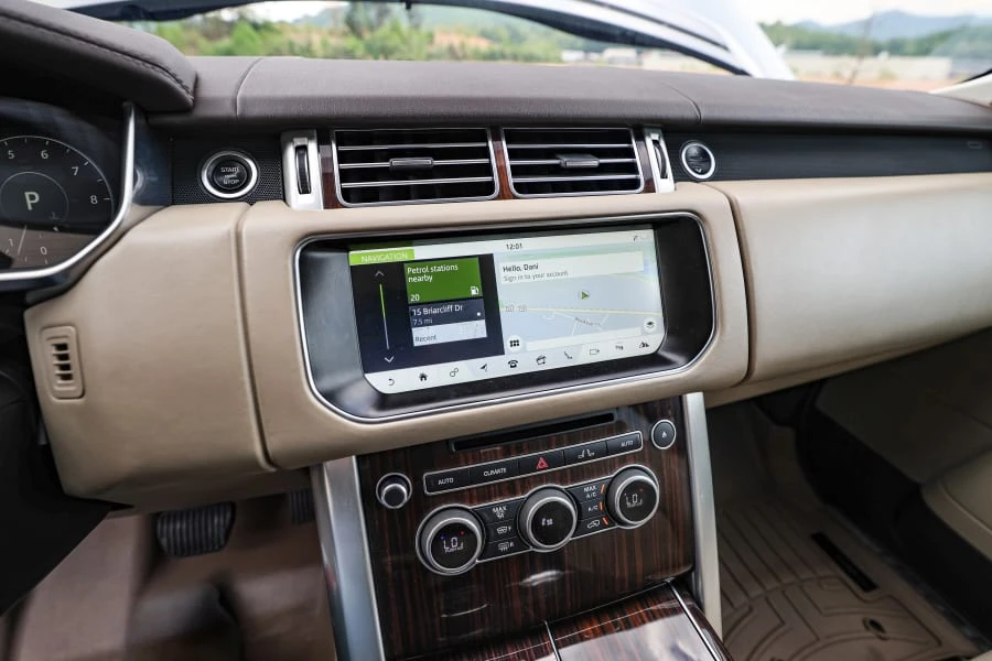 2017 Land Rover Range Rover L405 - Image 25 of 31