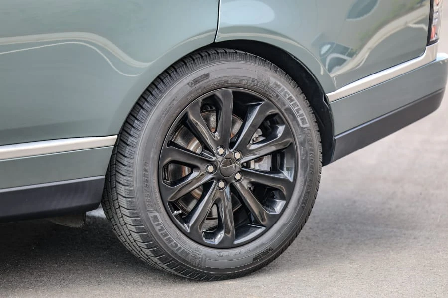 2017 Land Rover Range Rover L405 - Image 11 of 31