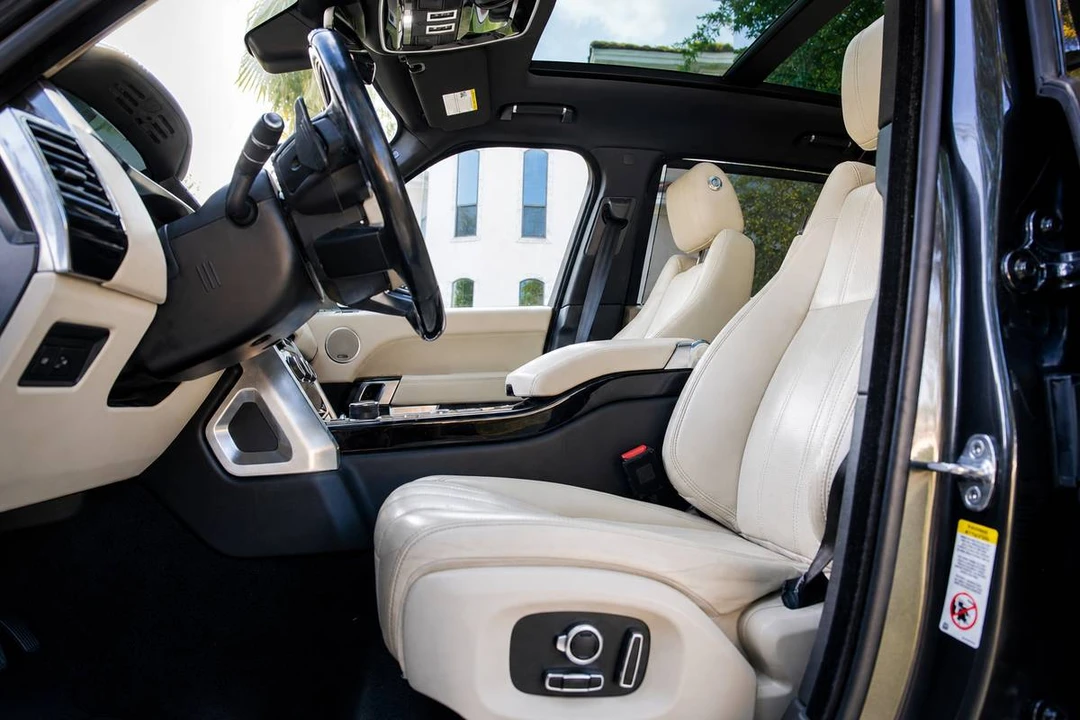 2017 Land Rover Range Rover L405 - Image 10 of 24