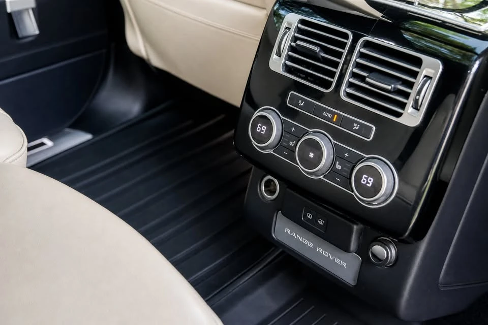 2017 Land Rover Range Rover L405 - Image 13 of 20