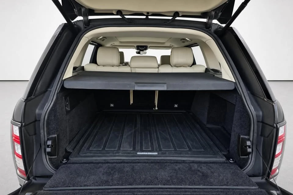 2017 Land Rover Range Rover L405 - Image 9 of 20
