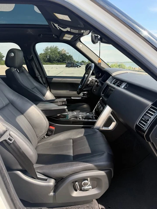 2017 Land Rover Range Rover L405 - Image 11 of 17