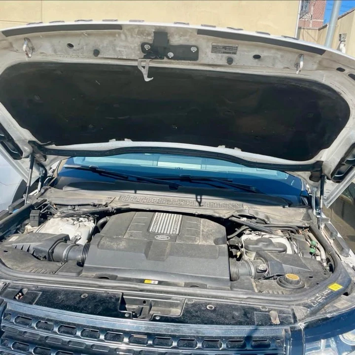 2017 Land Rover Range Rover L405 - Image 12 of 16