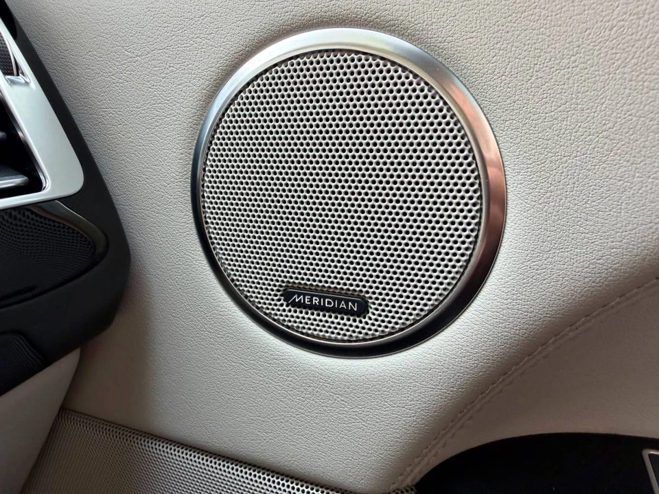 2017 Land Rover Range Rover L405 - Image 17 of 24