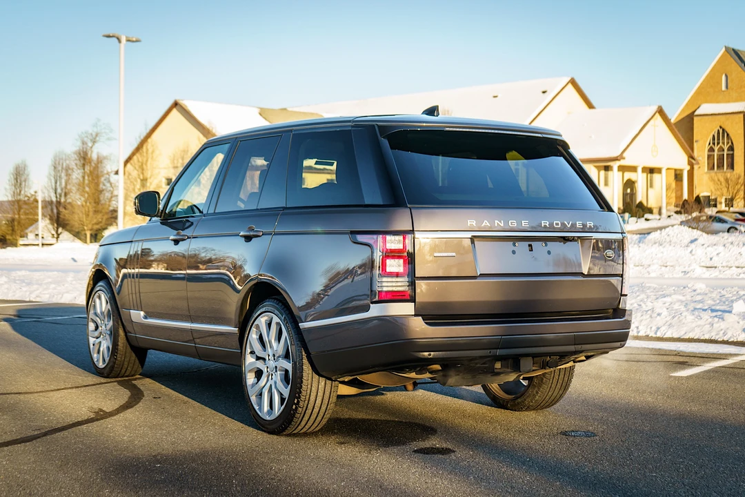 2017 Land Rover Range Rover L405 - Image 4 of 31