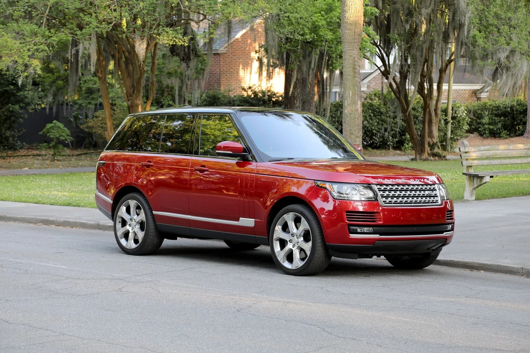 2017 Land Rover Range Rover L405 - Image 2 of 31
