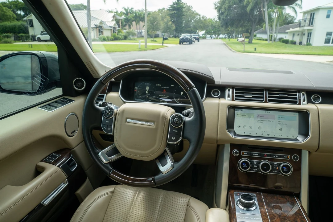 2017 Land Rover Range Rover L405 - Image 15 of 31