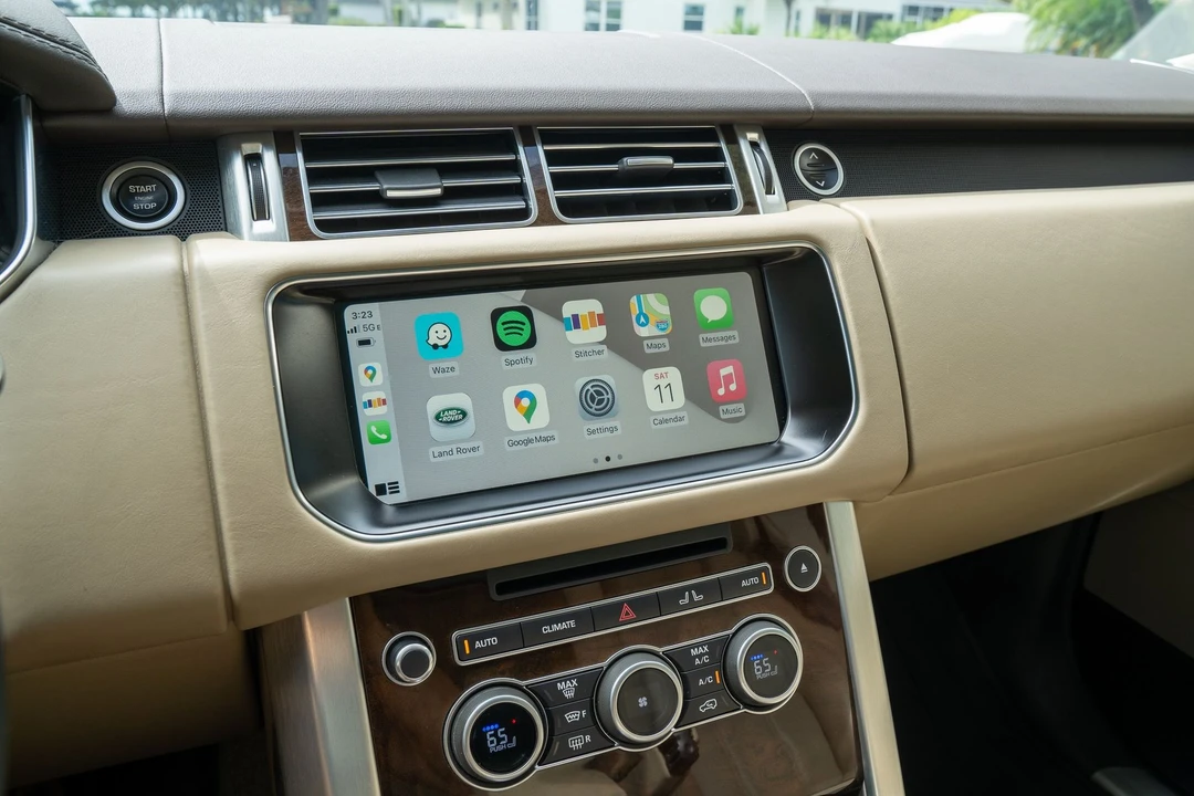 2017 Land Rover Range Rover L405 - Image 16 of 31