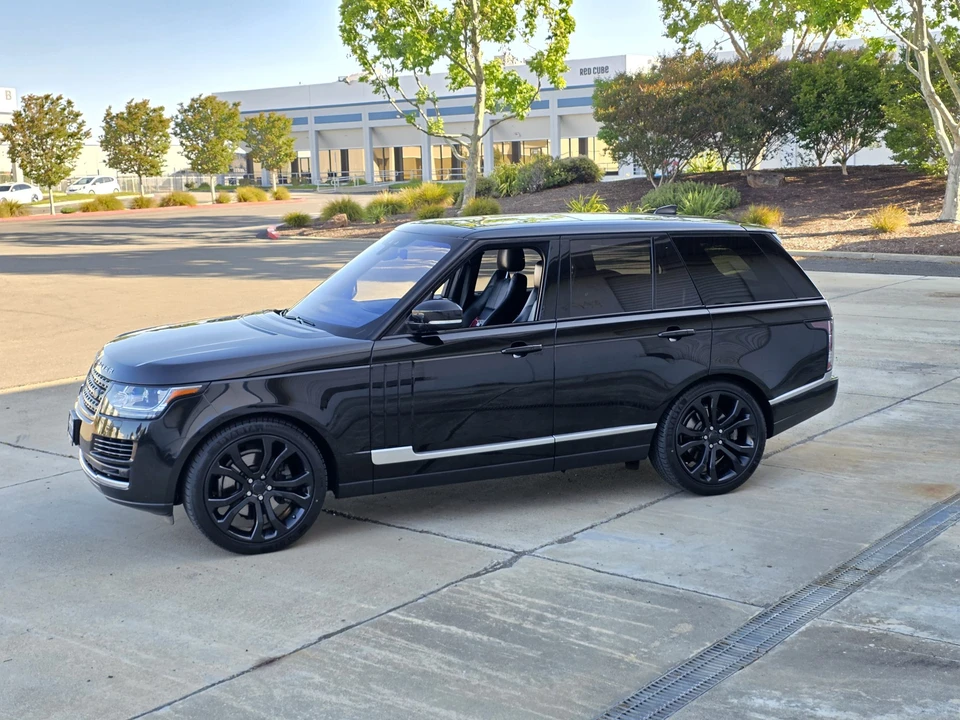 2017 Land Rover Range Rover L405 - Image 12 of 31
