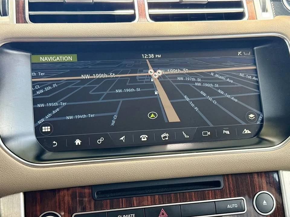 2017 Land Rover Range Rover L405 - Image 8 of 16